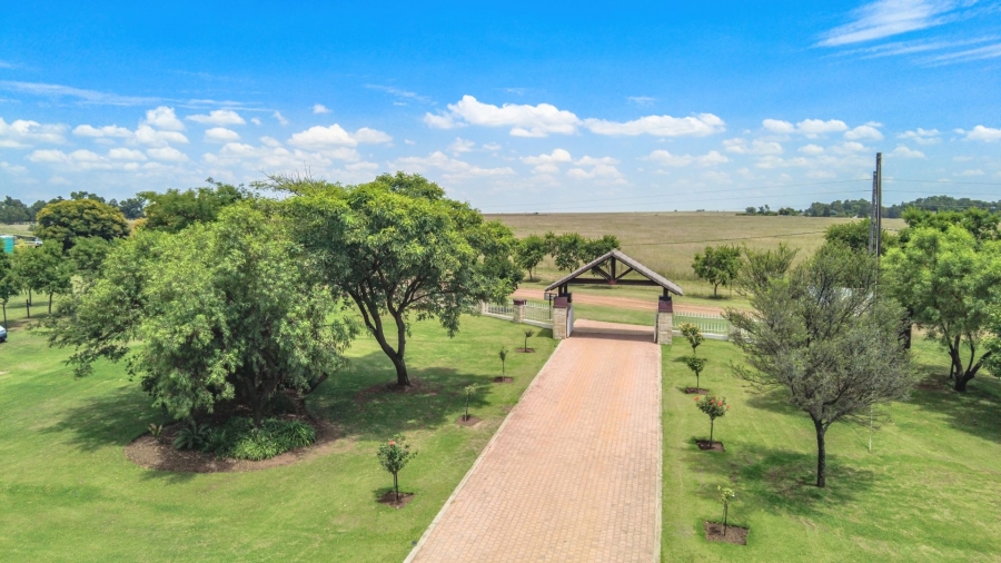 7 Bedroom Property for Sale in Oranjeville Free State